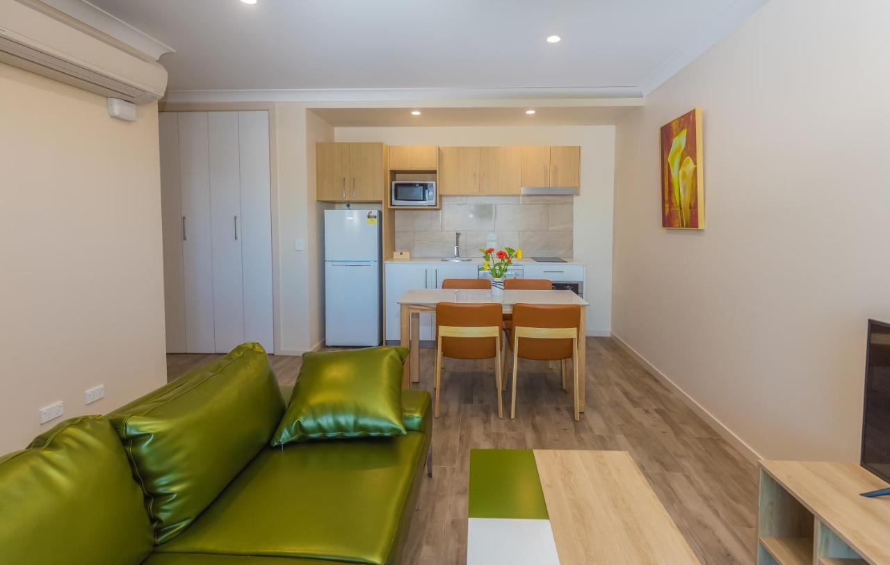 The Windsor, And Apartments, 4*