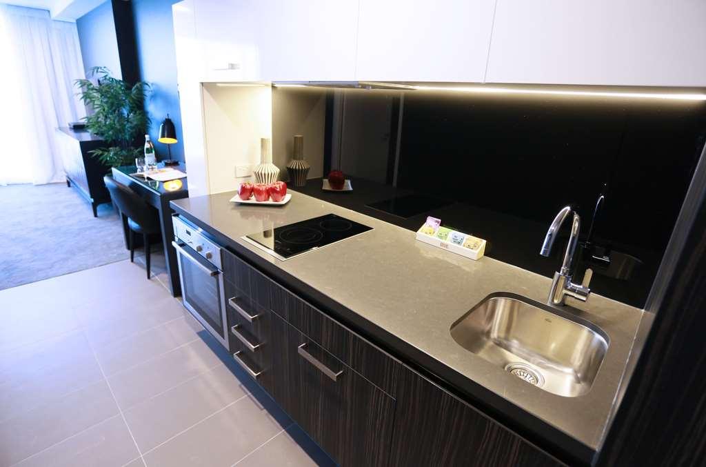 Alex Perry & Brisbane