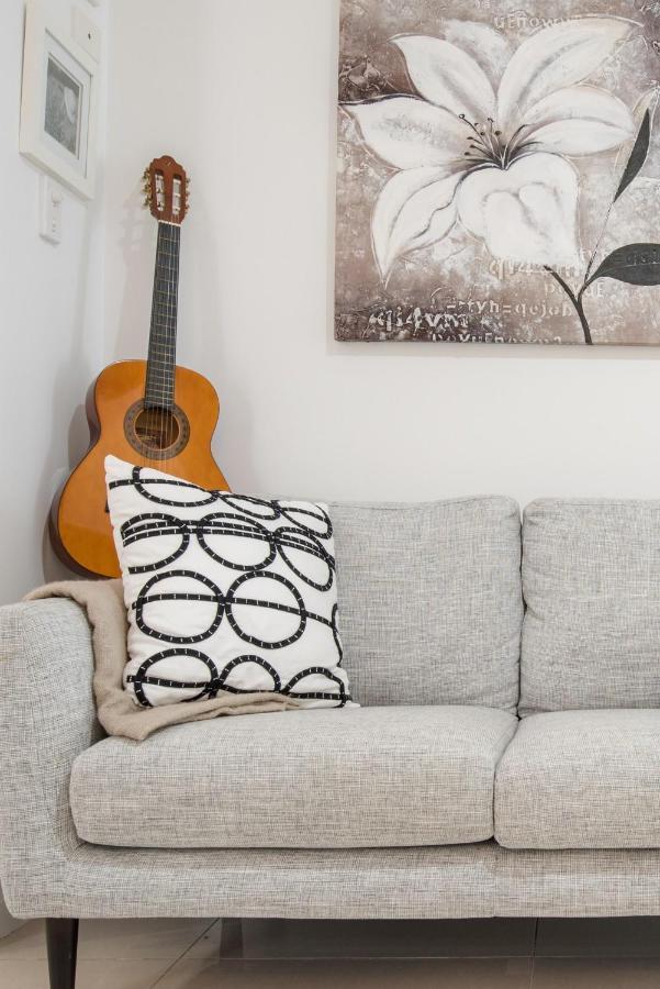 Apartment Immaculate Close To And Airport *
