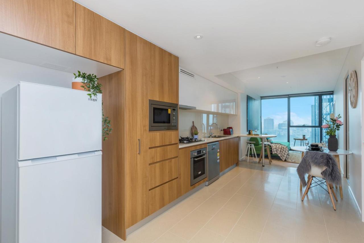 Kozyguru Skytower Cbd 2 Bed Qbn222-1815 *