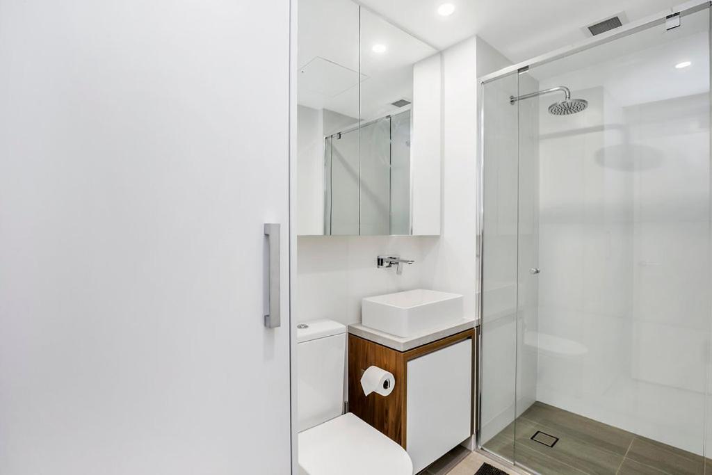 Kozyguru Fortitude Valley 2 Bed Designer + Free Parking Qfv179-803 Brisbane