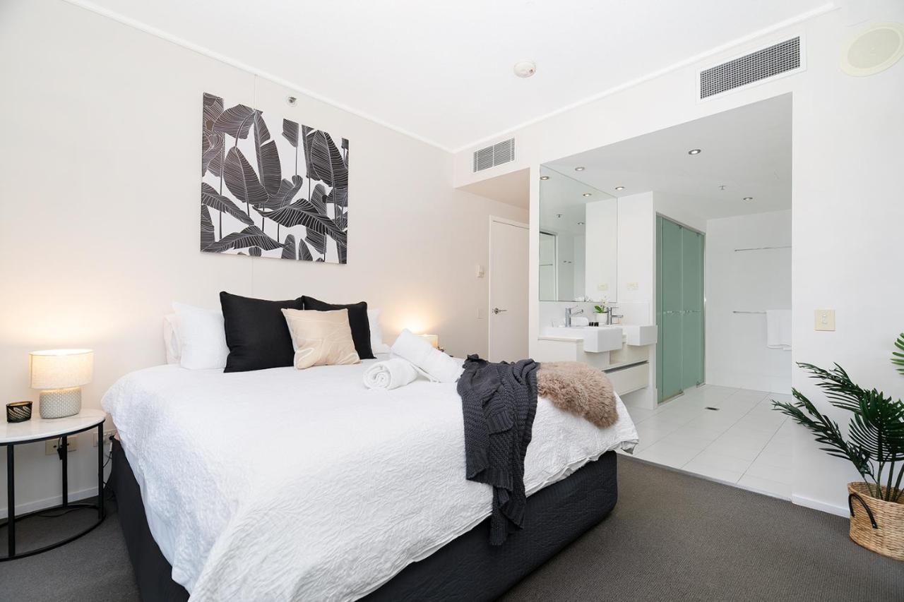 Apartment Amazing River View - 3 Bedroom - Cbd - Netflix - Fast Wifi - Carpark *