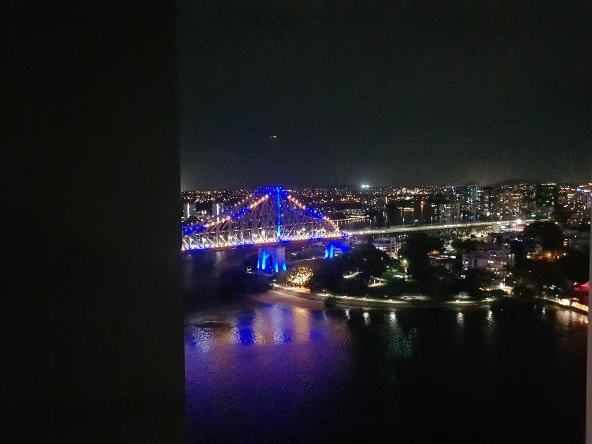 Amazing River View - 3 Bedroom - Cbd - Netflix - Fast Wifi - Carpark Apartment Brisbane