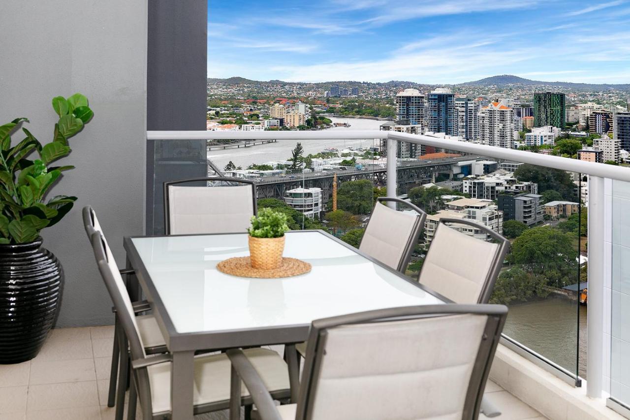 Amazing River View - 3 Bedroom - Cbd - Netflix - Fast Wifi - Carpark Apartment *