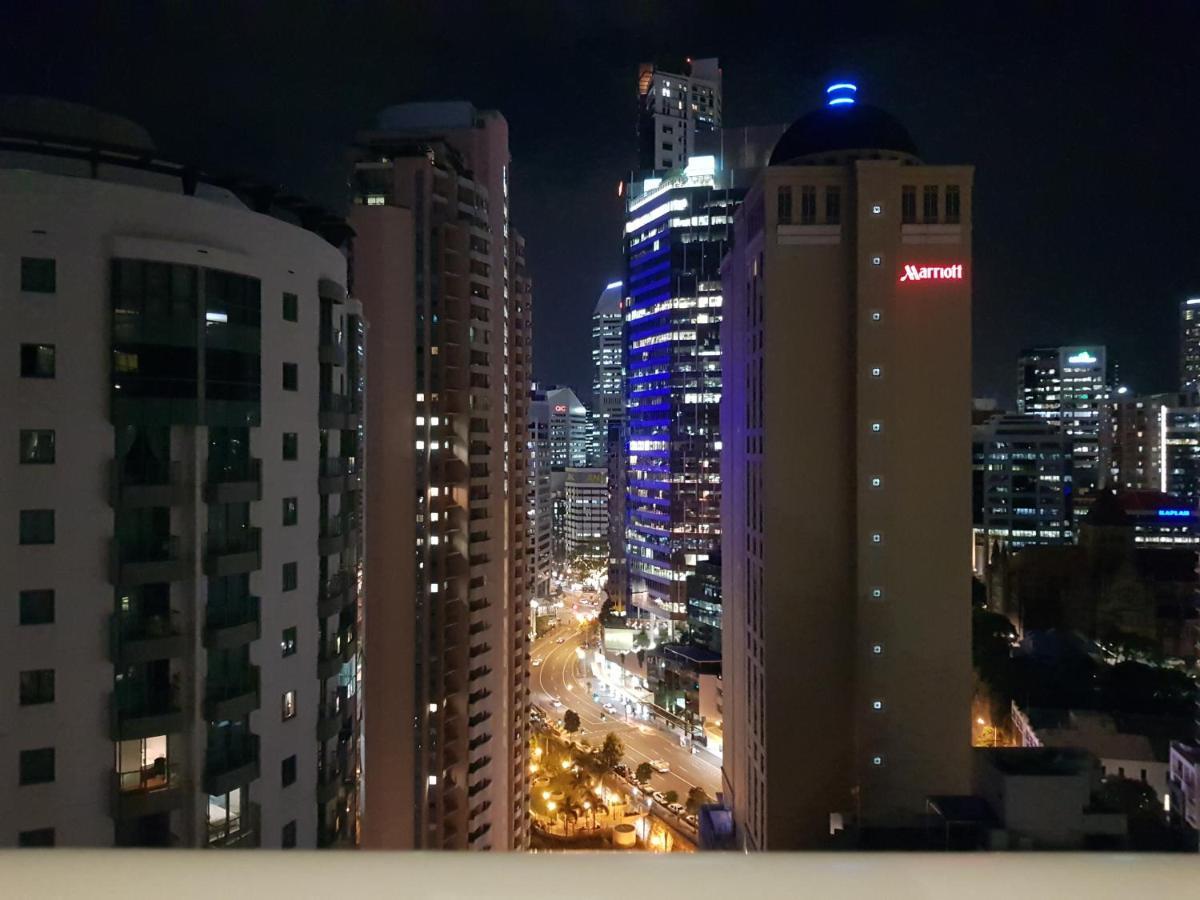 Apartment Amazing River View - 3 Bedroom - Cbd - Netflix - Fast Wifi - Carpark *