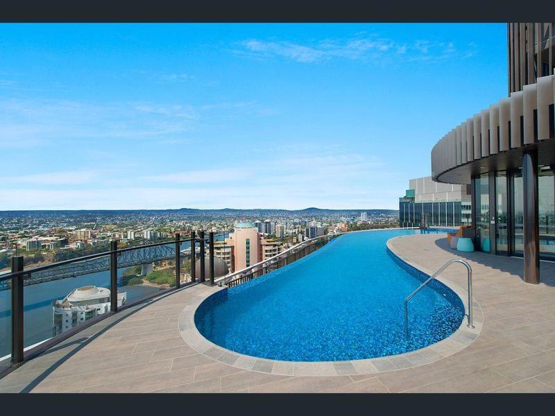 Lvl 23 Spire Infinity Pool Netflix Wifi Carpark By Stylish Apartment Brisbane
