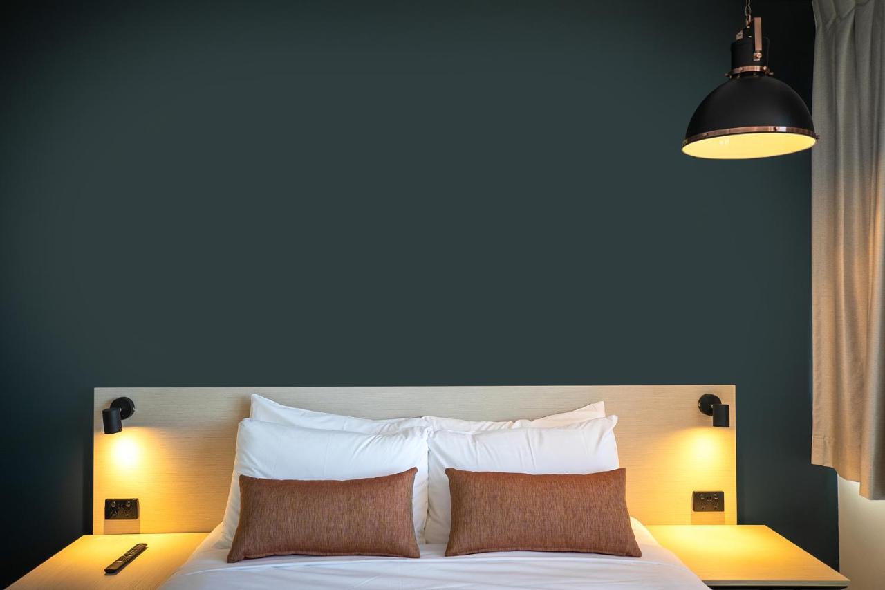 Hotel Nightcap At Chardons Corner