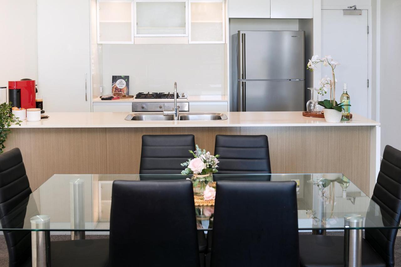 Amazing River View - 3 Bedroom - Cbd - Netflix - Fast Wifi - Carpark Apartment *