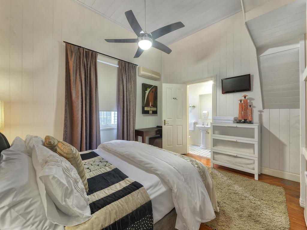 One Thornbury Bed & Breakfast