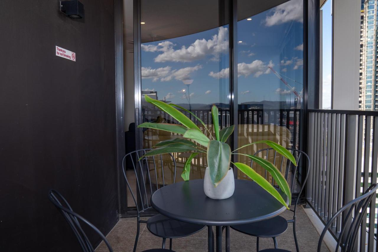 Lvl 23 Spire Infinity Pool Netflix Wifi Carpark By Stylish Apartment *
