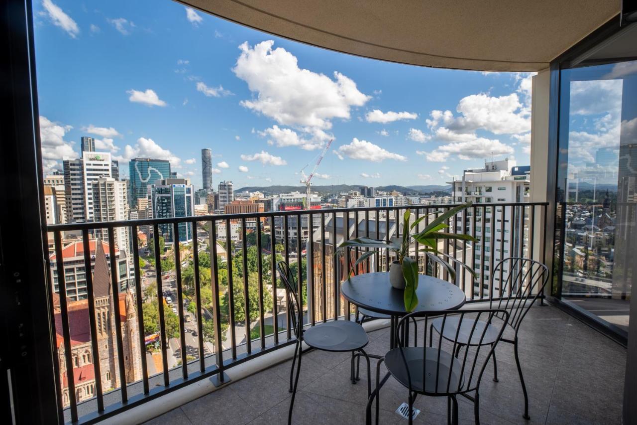 Apartment Lvl 23 Spire Infinity Pool Netflix Wifi Carpark By Stylish Brisbane