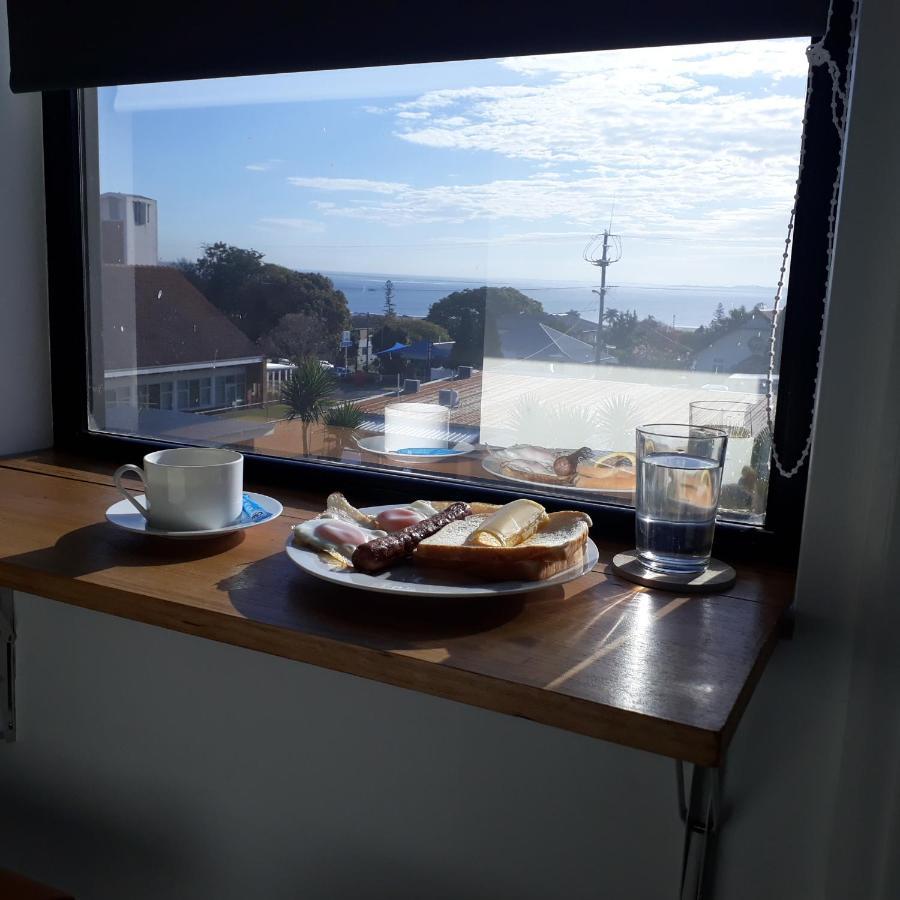 The Sky House By The Bay Apartment *