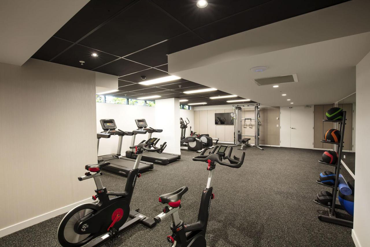 Living 2 Bedroom With Pool, Spa, Gym & Parking Apartment *