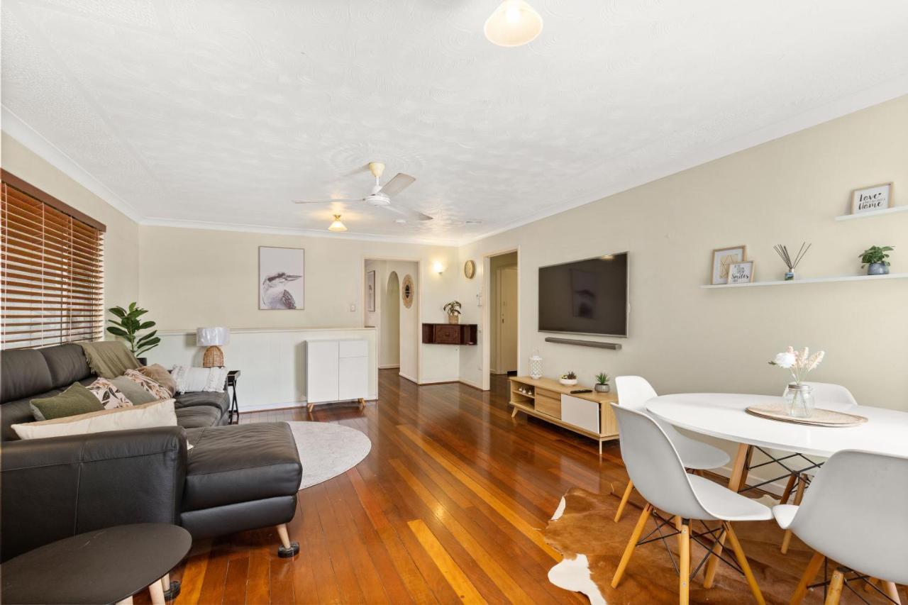 Apartment Kozyguru Albion Charming House With 3 Bedroom Parking -qal035 Brisbane
