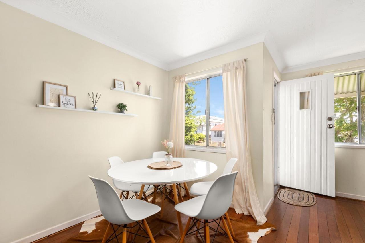 Kozyguru Albion Charming House With 3 Bedroom Parking -qal035 Apartment