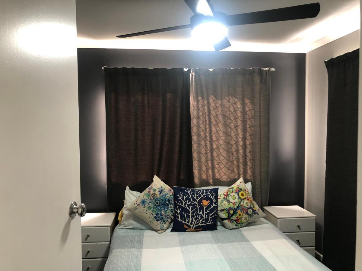 3 Bedroom Unit Upstairs- In A Hi-Set Home * Brisbane