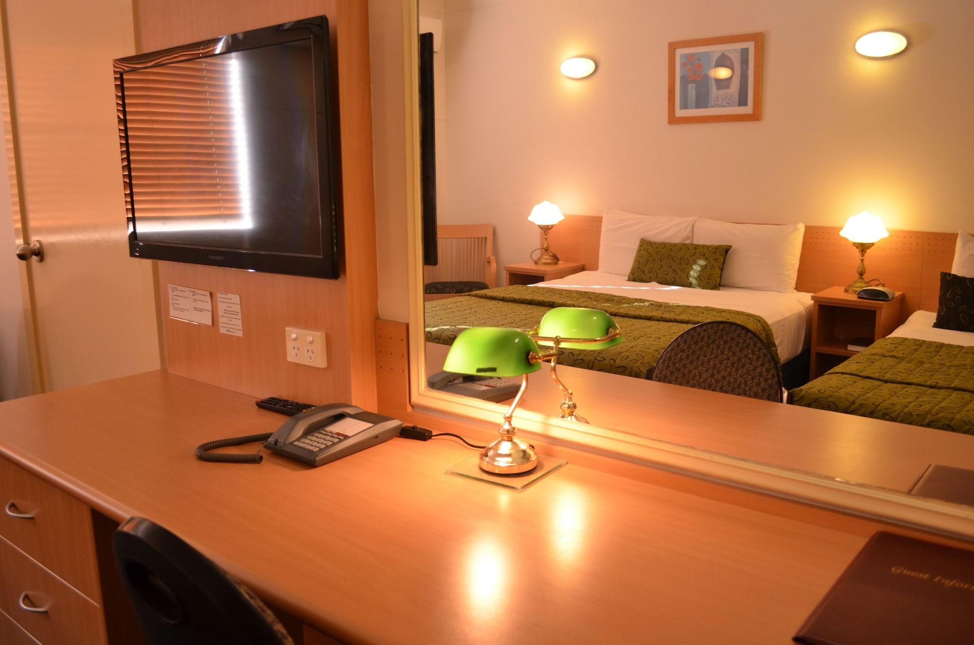 Airport Motel 3*
