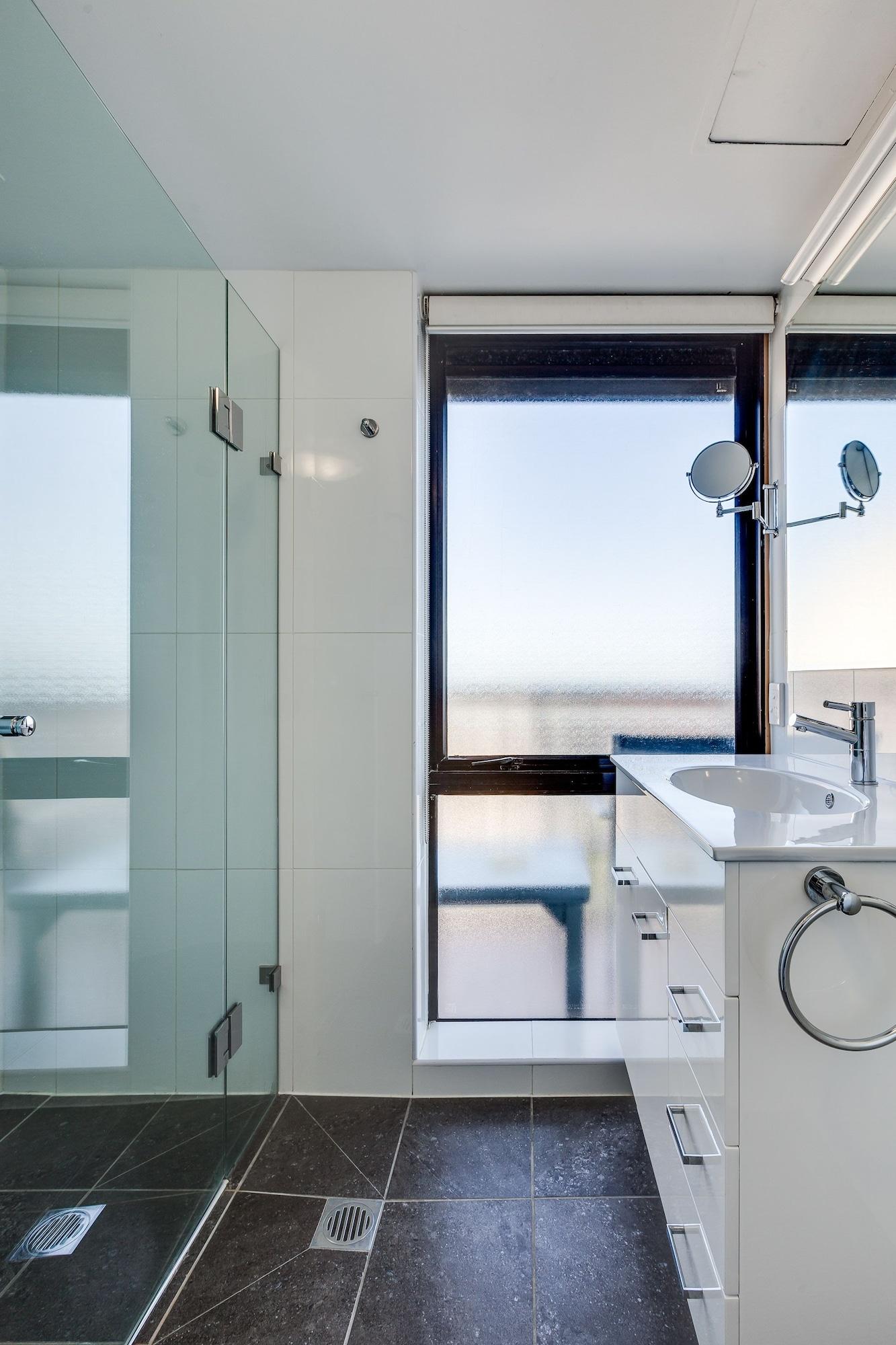 Hillcrest Aparthotel