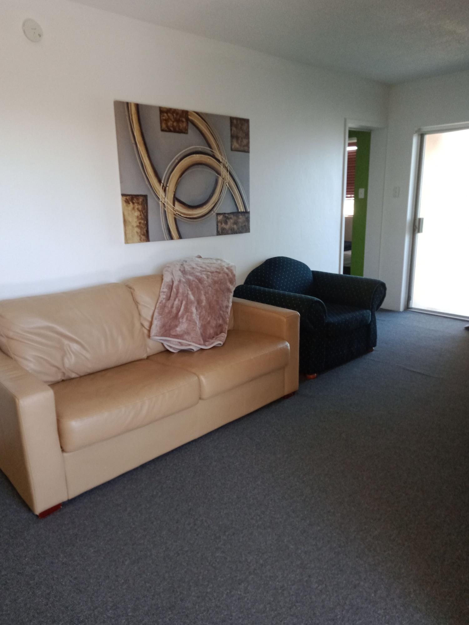 Annerley Motor 3*