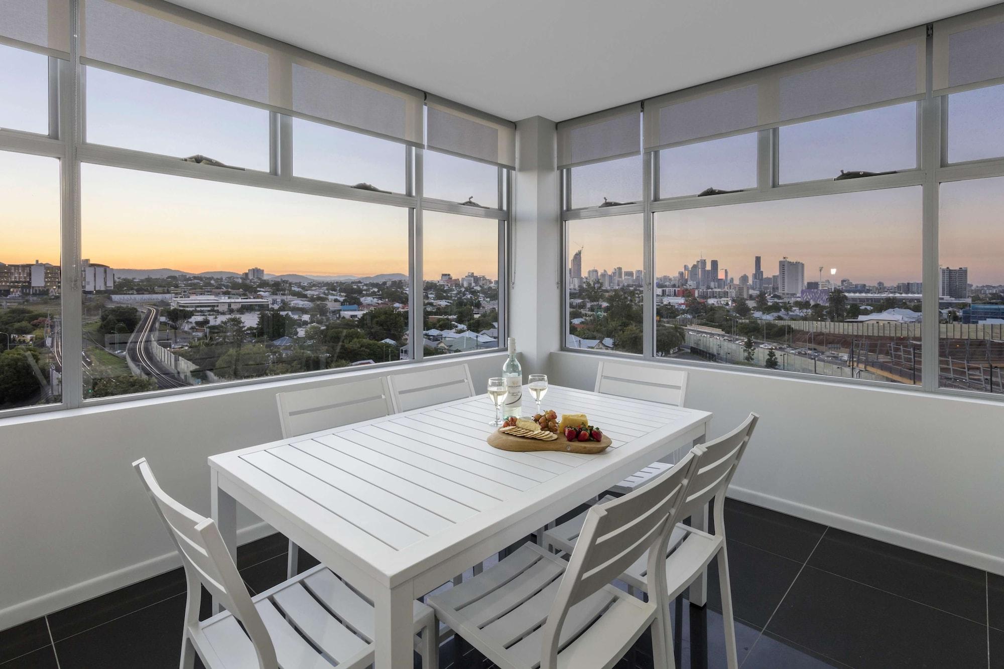 Oaks Woolloongabba Brisbane