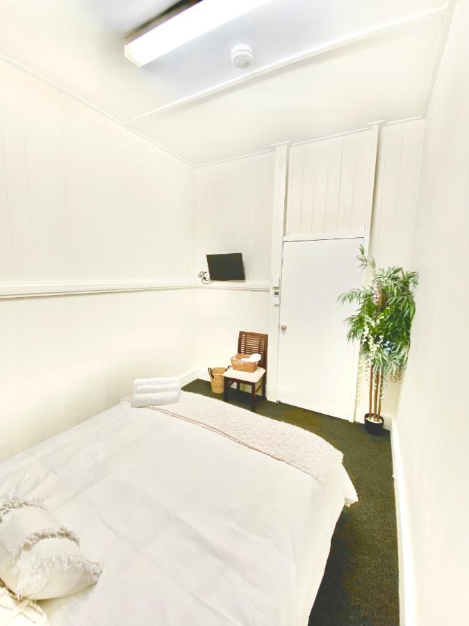 Jes Short Guest house *