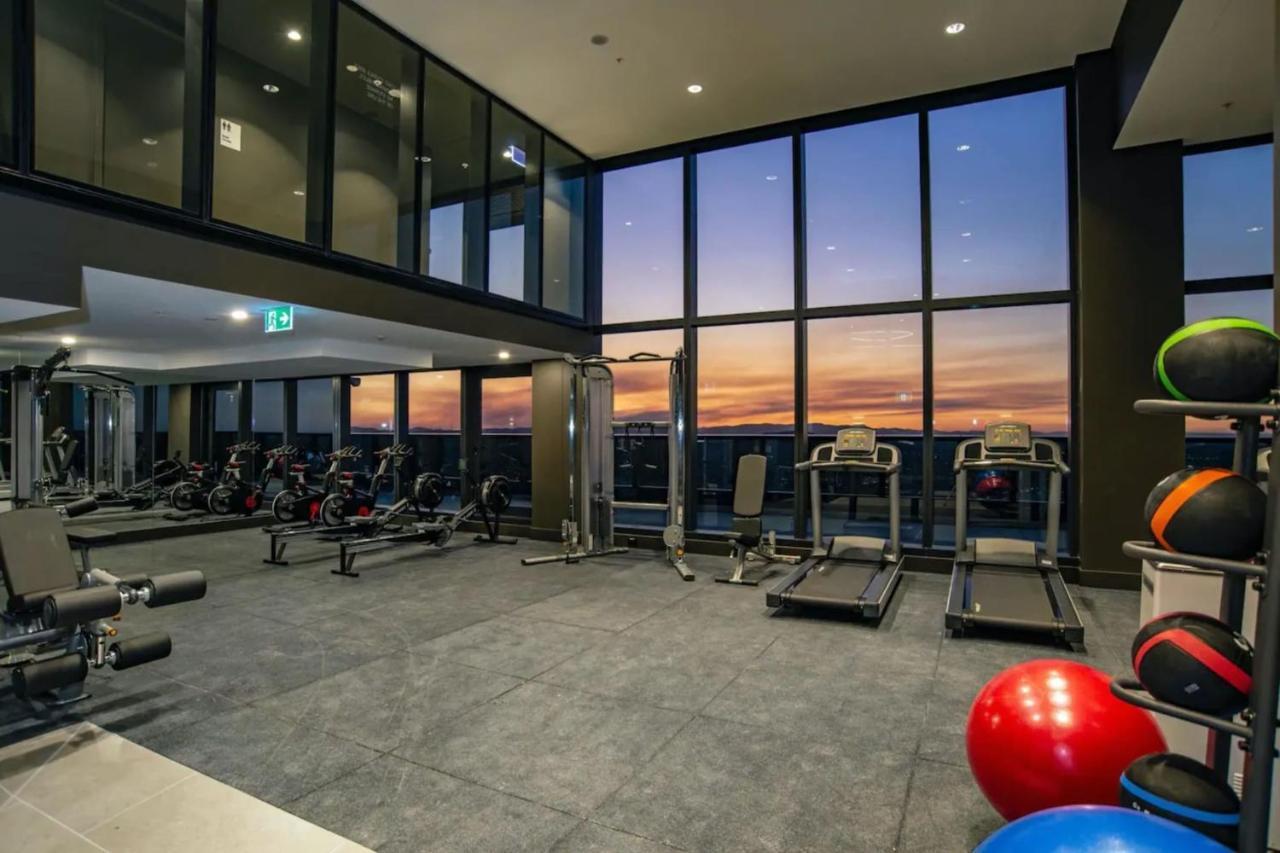 Luxury 1 Bedroom Retreat In With Pool And Gym Brisbane