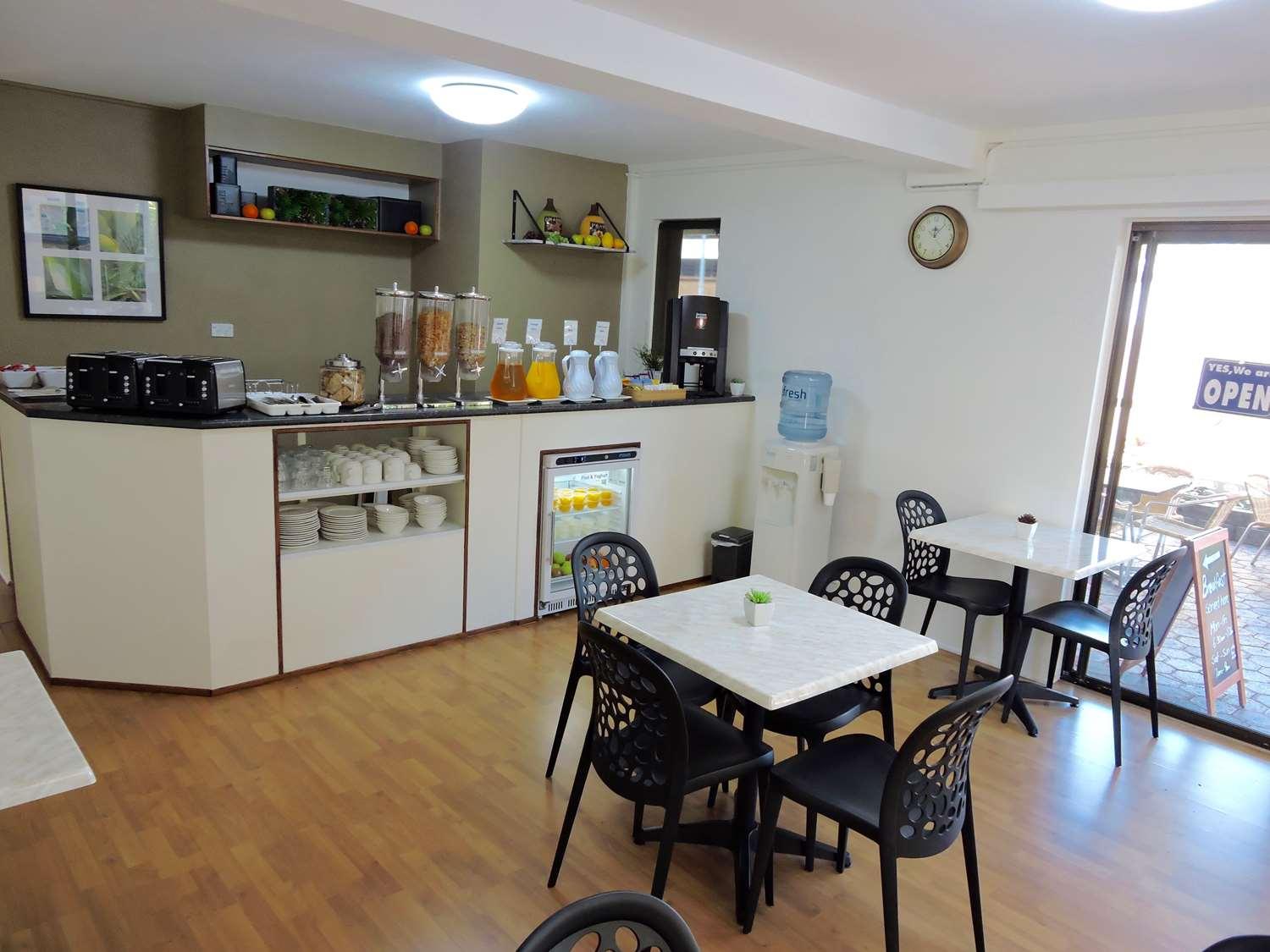 Western Airport 85 Motel 4*