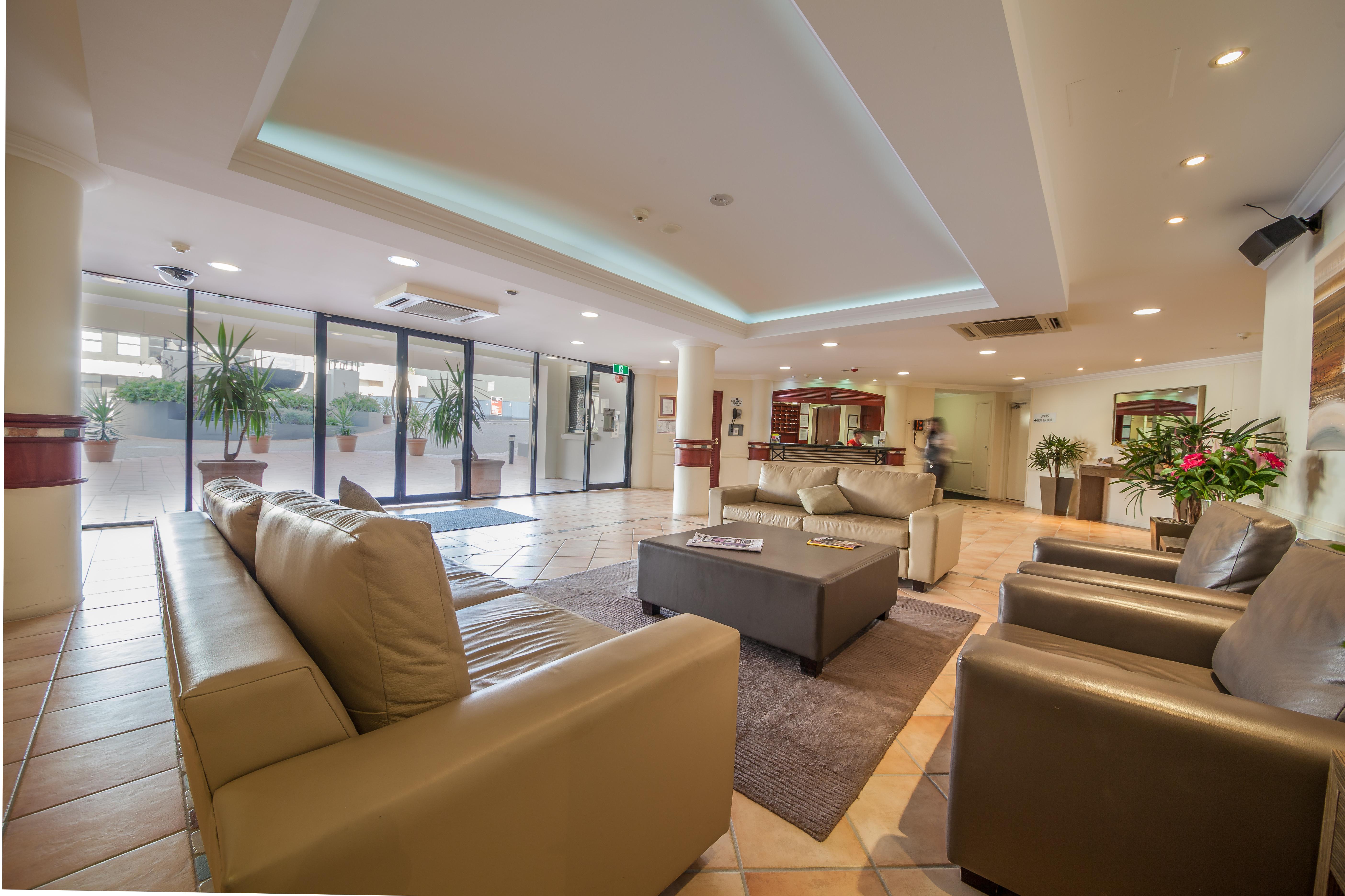 West End Aparthotel 4*