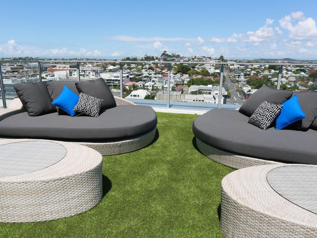 Alex Perry & Hotel Brisbane