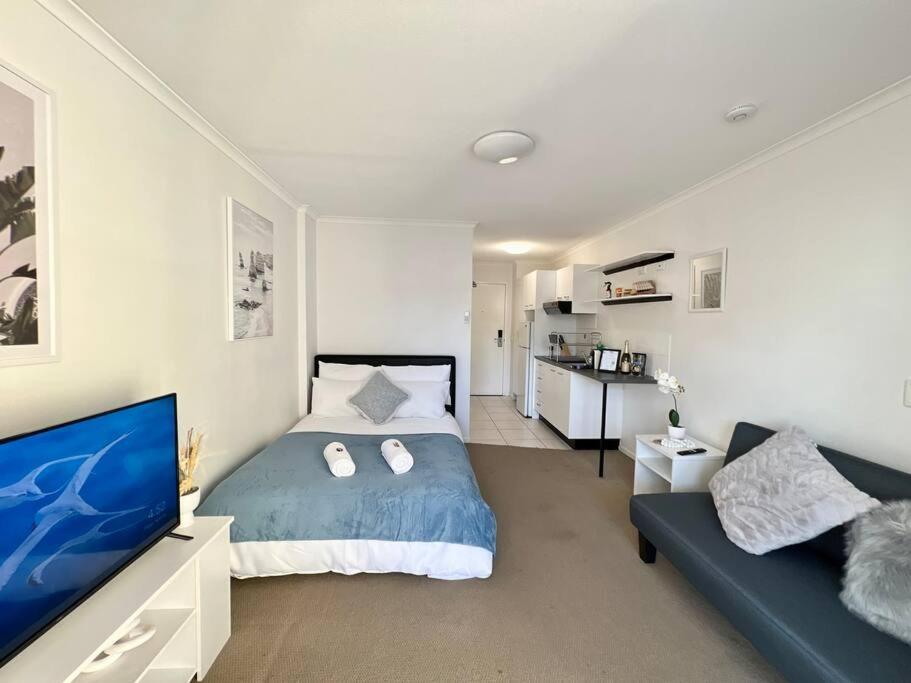 Comfortable & Cozy Southbank Pad, Sunny Pool & Gym *