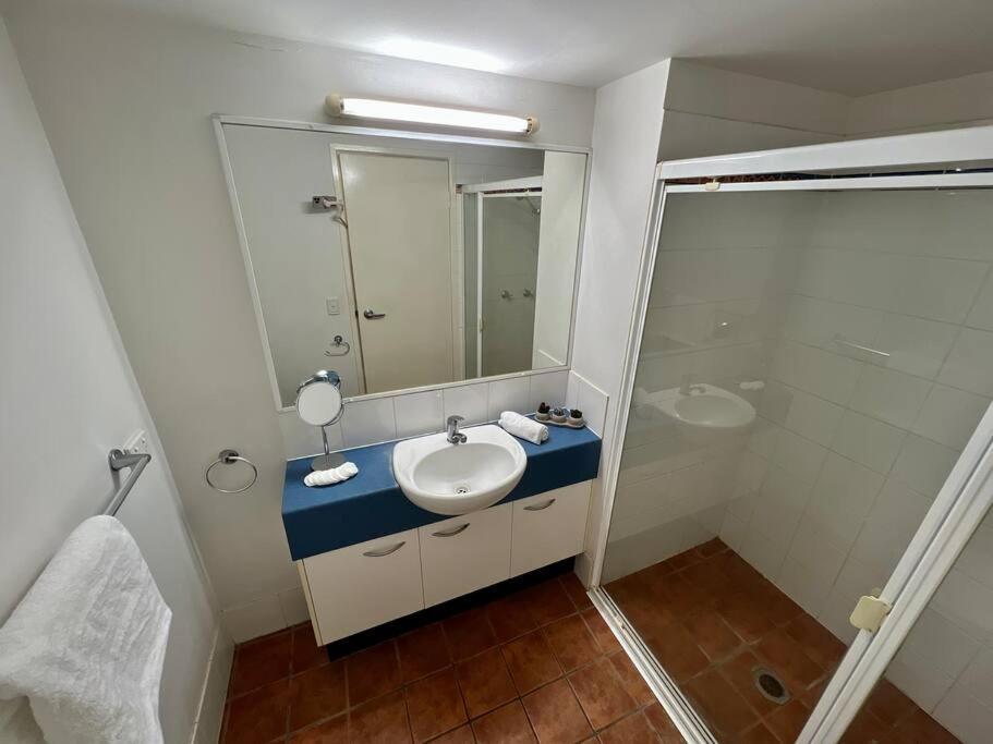 Apartment Comfortable & Cozy Southbank Pad, Sunny Pool & Gym