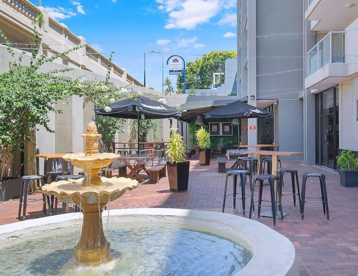 Near Popular Attractions * Brisbane