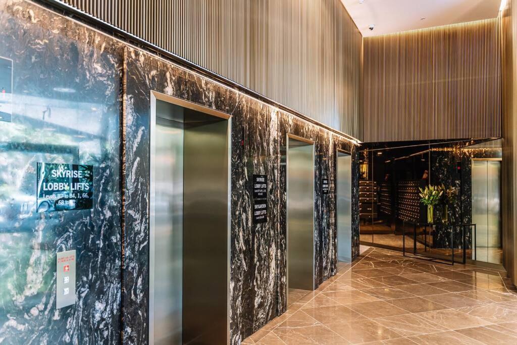 Amazing &river Views 60th Level Skytower 3 Bedrooms&free Parking