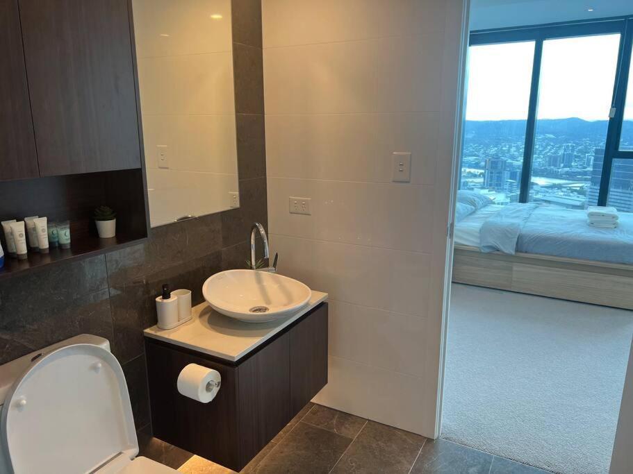 Amazing &river Views 60th Level Skytower 3 Bedrooms&free Parking * Brisbane