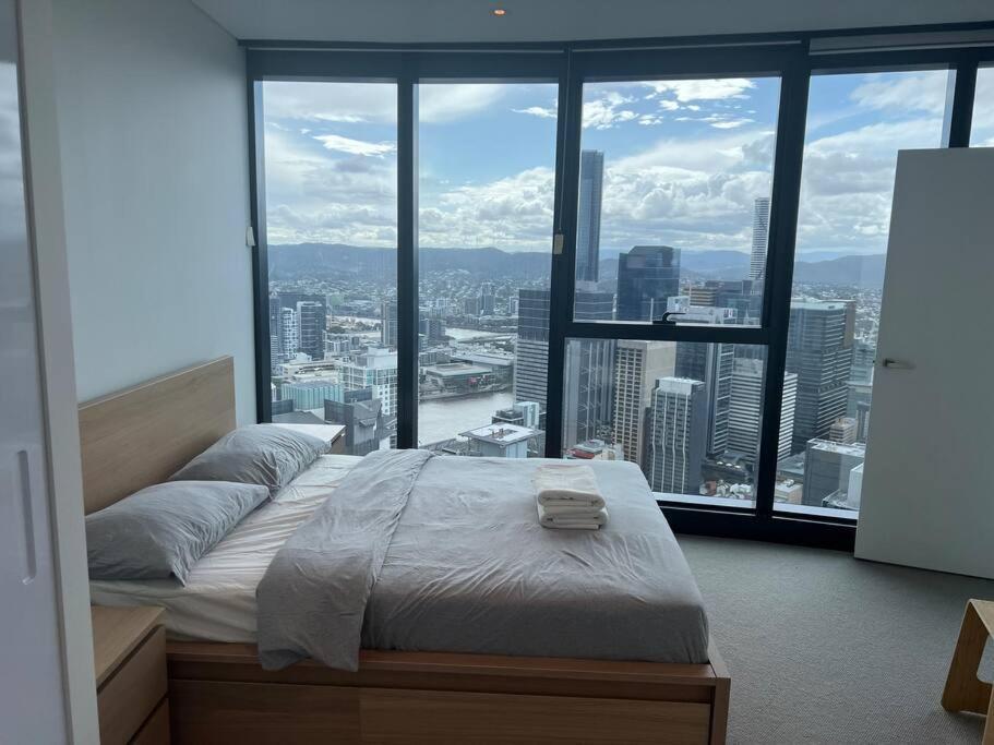 Amazing &river Views 60th Level Skytower 3 Bedrooms&free Parking Brisbane