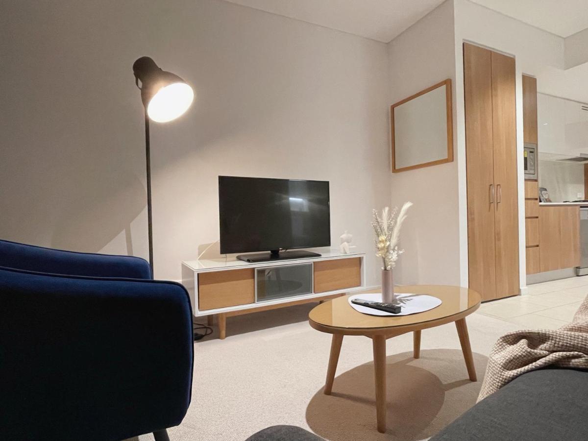 Cbd Cozy 2beds At Tallest Building With Free Parking Apartment Brisbane