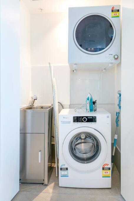 Apartment L19 Spacious Apt, Wi-fi, Parking By Stylish *