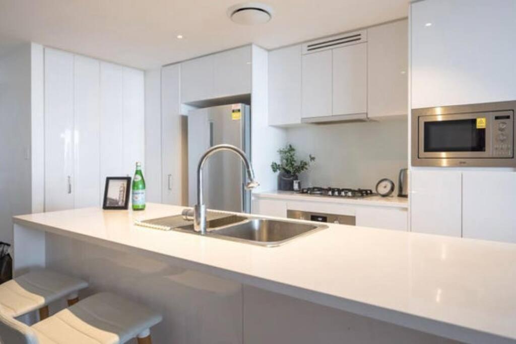 L19 Spacious Apt, Wi-fi, Parking By Stylish * Brisbane