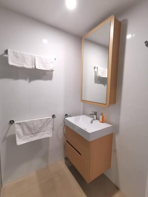 Inner-city Free Parking Indoor Great Location&pool&sauna Apartment *