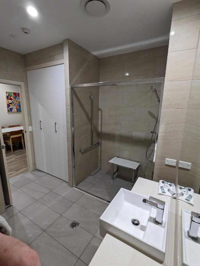 The Windsor, And Apartments, 4*