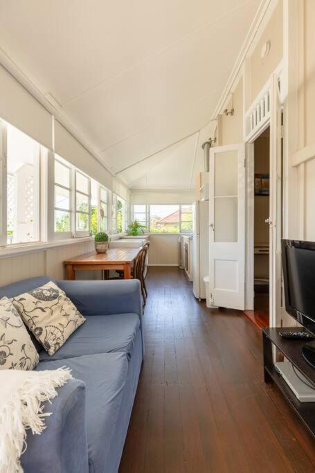 Quaint & Cosy 1 Bedroom In Queenslander.