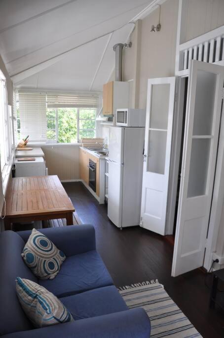 Quaint & Cosy 1 Bedroom In Queenslander.