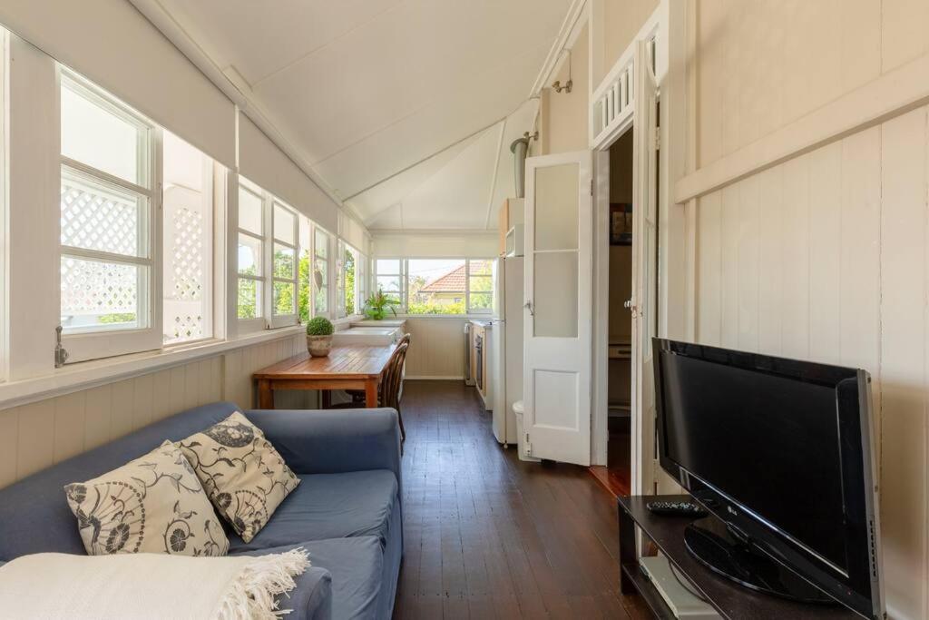 Apartment Quaint & Cosy 1 Bedroom In Queenslander. Brisbane