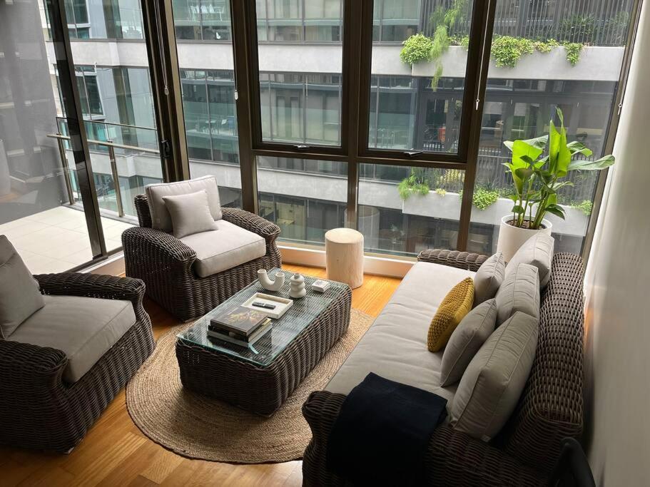 Apartment Newstead Ideally Located 2bed 2bath Free Parking In Heart Of Everything *