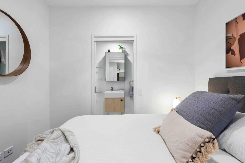 Newstead Ideally Located 2bed 2bath Free Parking In Heart Of Everything Brisbane