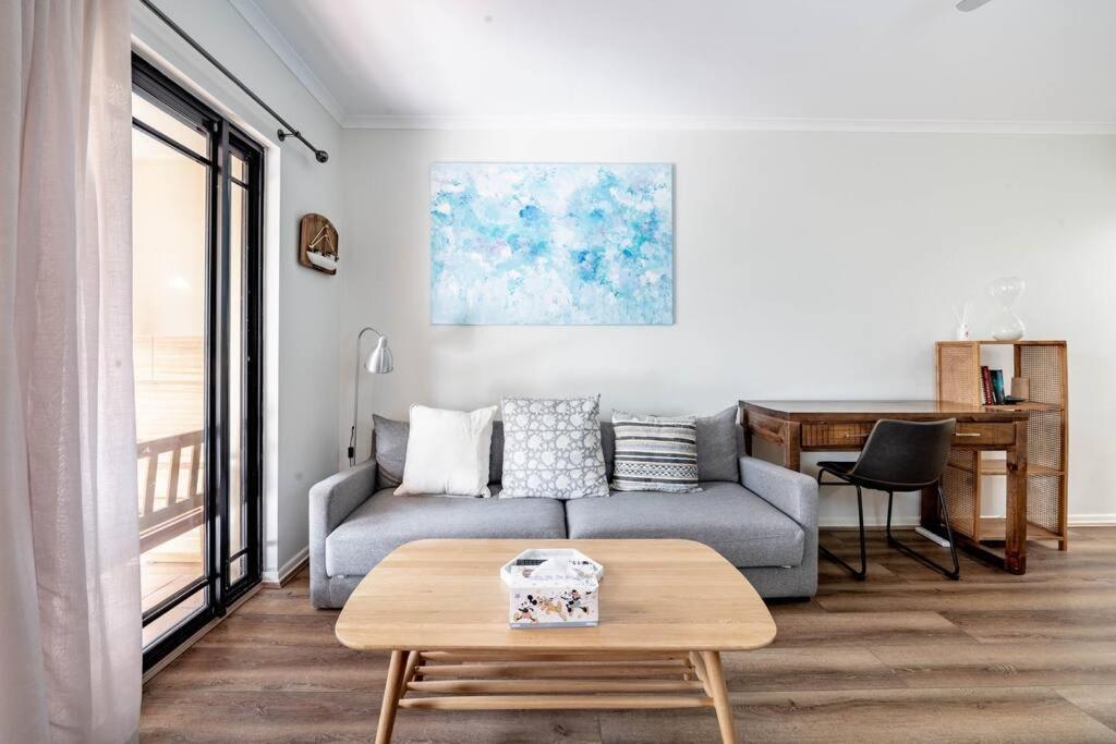 Apartment Relax In 2b2b Chateau Near Uq With Parking+balcony