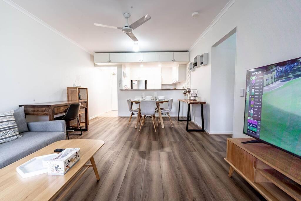 Apartment Relax In 2b2b Chateau Near Uq With Parking+balcony