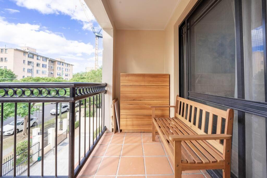 Relax In 2b2b Chateau Near Uq With Parking+balcony Apartment