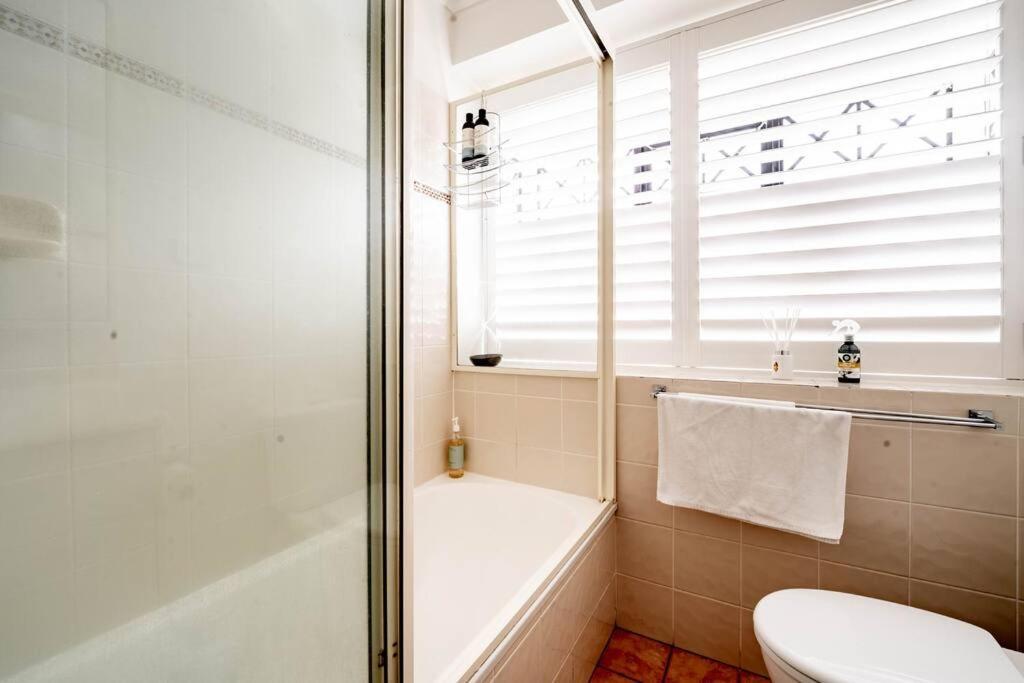 Relax In 2b2b Chateau Near Uq With Parking+balcony
