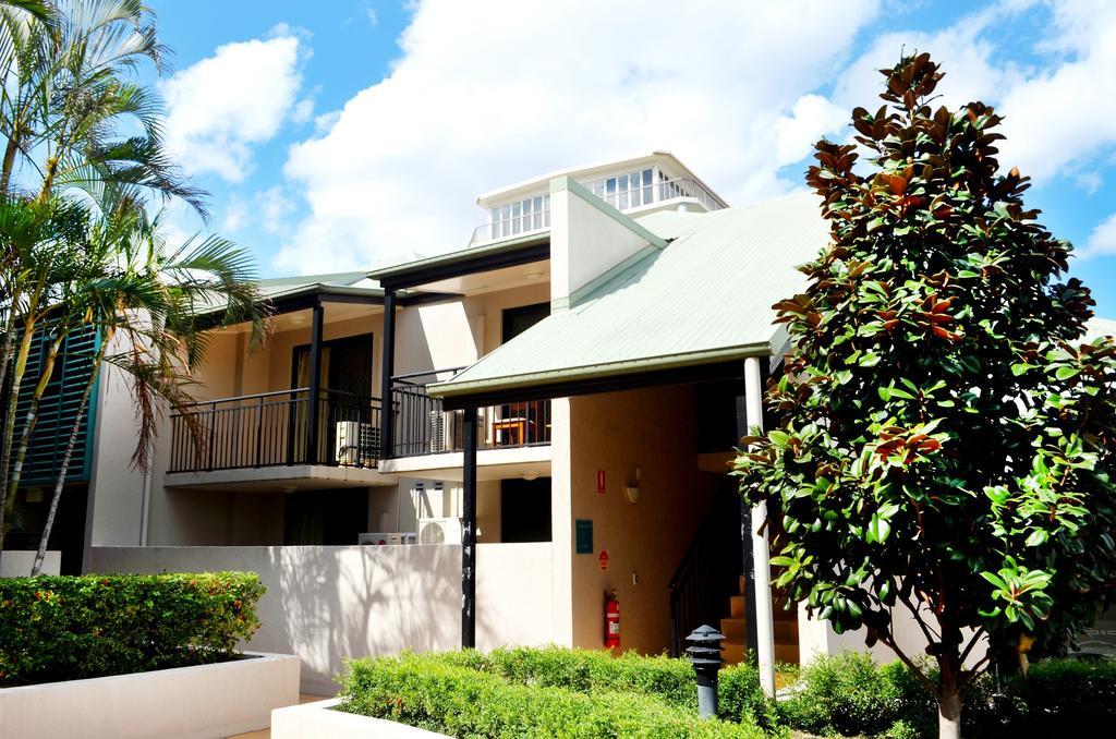 Spring Hill Mews Aparthotel 4*
